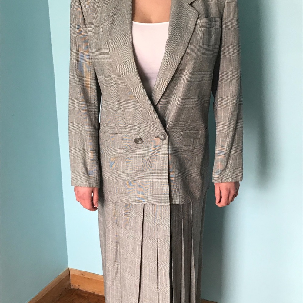 Women’s Suit